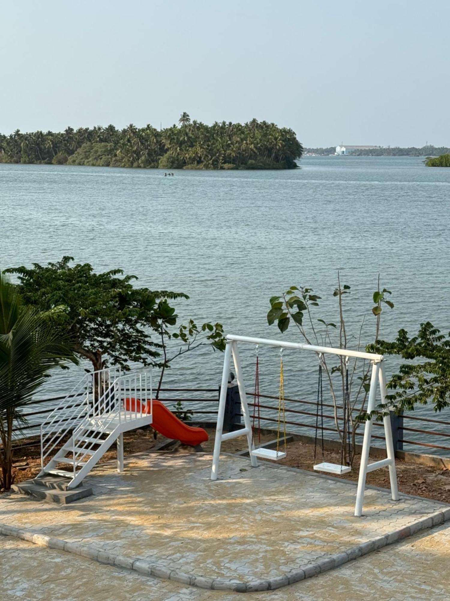 The Glasswater By The Backwater Homestay Kalyanpur Экстерьер фото