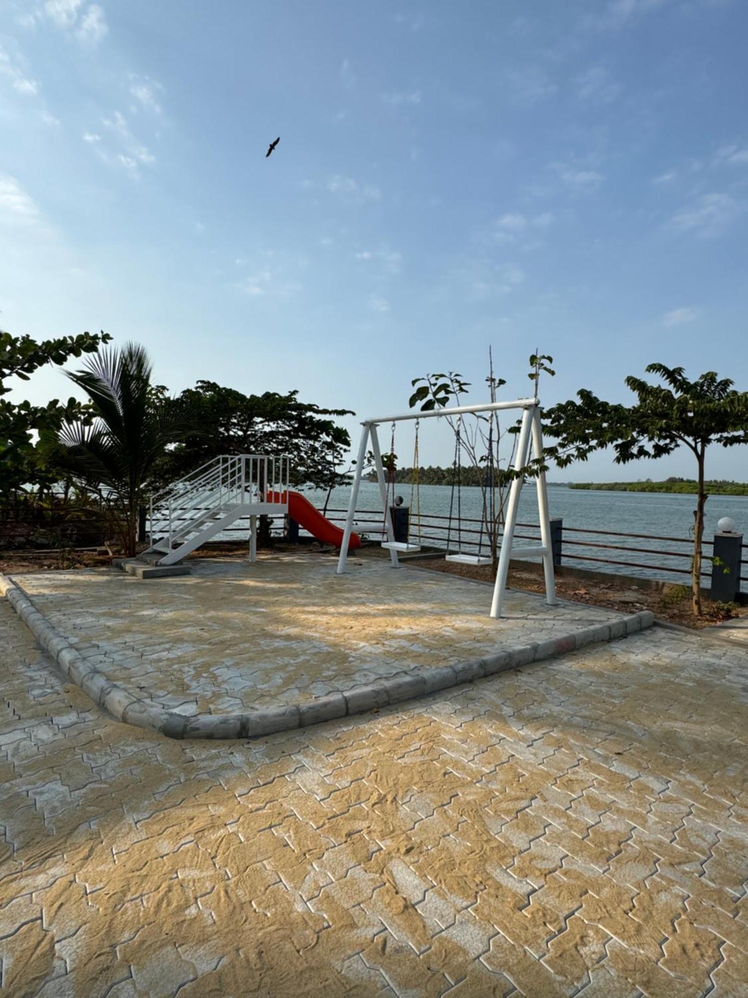 The Glasswater By The Backwater Homestay Kalyanpur Экстерьер фото